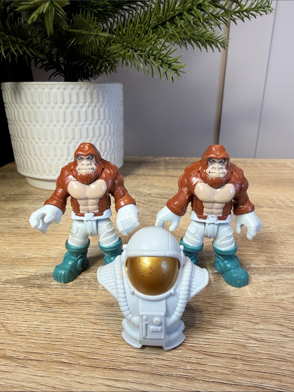 2 Fisher-Price Imaginext Series 4 Blind Bag Space Monkey Gorilla Ape figures